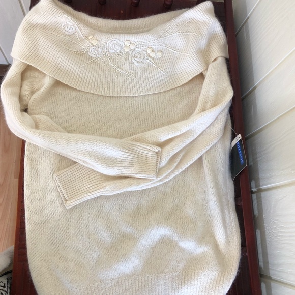 I.B. Diffusion VTG Sweater w/Florette Design Large - Picture 2 of 8